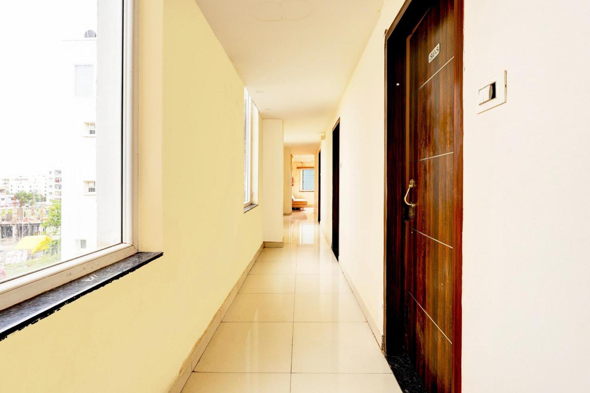 Vijayawāda Super Hotel O Mahanadu Formerly Akshaya Bheemas מראה חיצוני תמונה